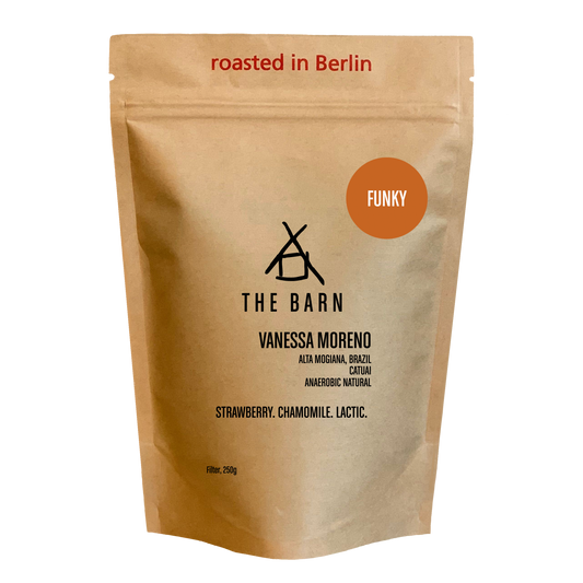 Alt coffee bag of VANESSA MORENO with notes of strawberry, chamomile, and lactic flavors, roasted in Berlin.
